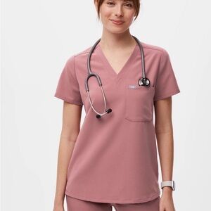 Figs Women's Mauve scrub set. NWT.